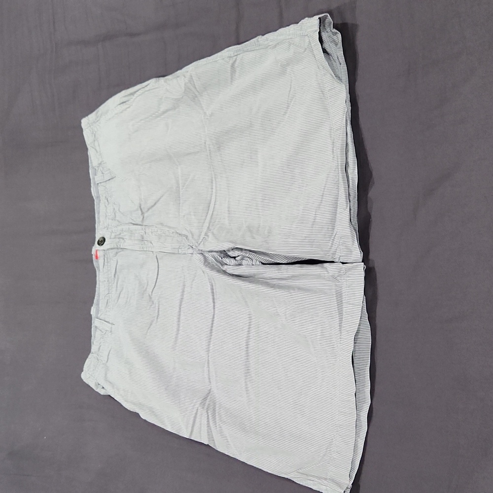 Izod Shorts - Gray - 40 - Like New